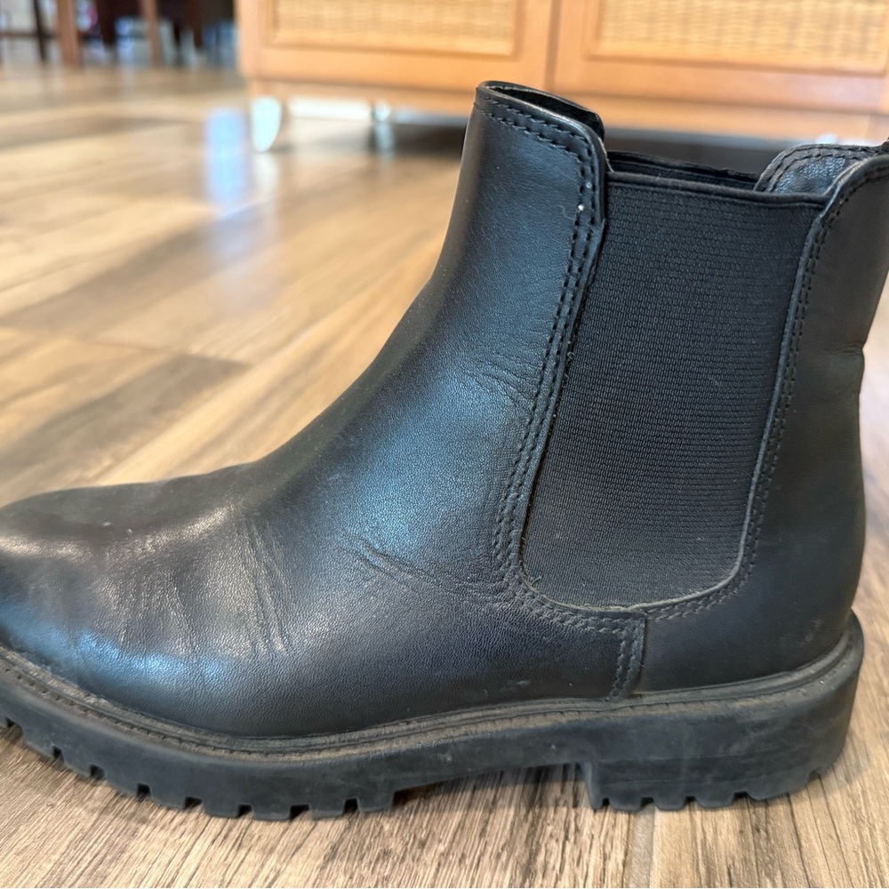 Banana Republic Lug Sole Chelsea Boot